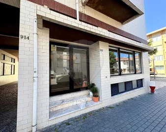 Loja para Arrendamento em Espinho