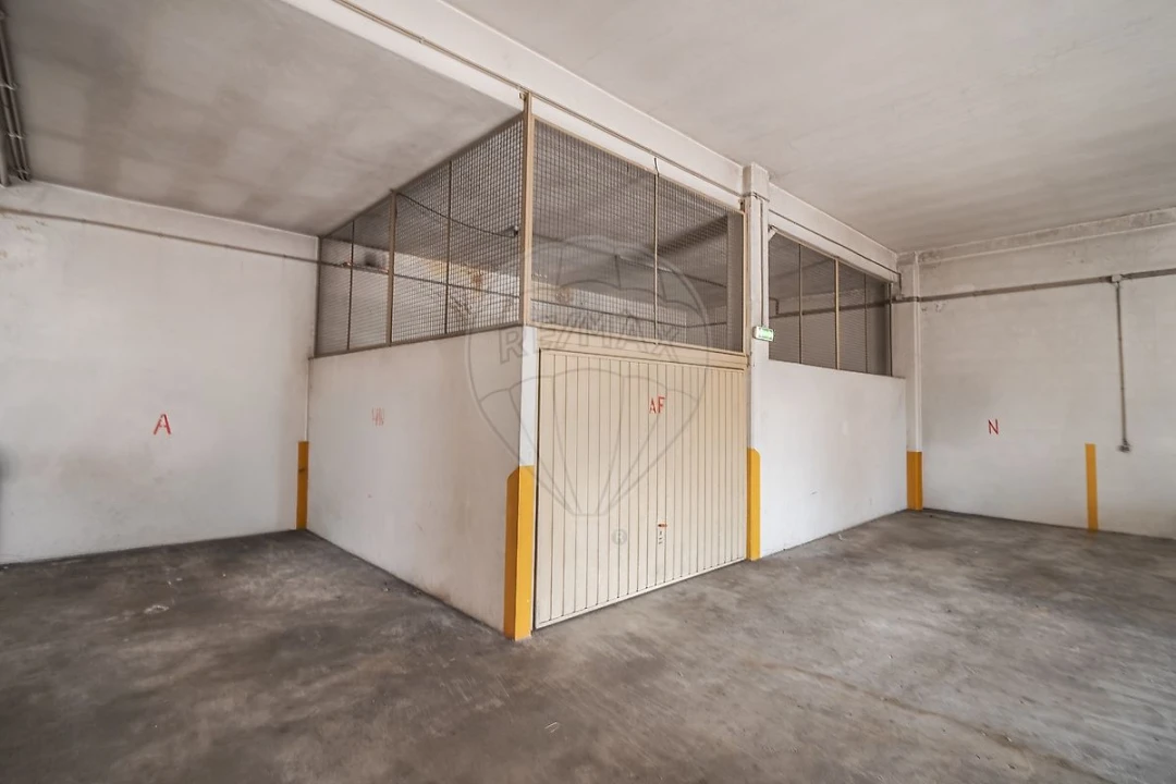 Apartamento T2 para Venda em Fânzeres e São Pedro da Cova Foto 2