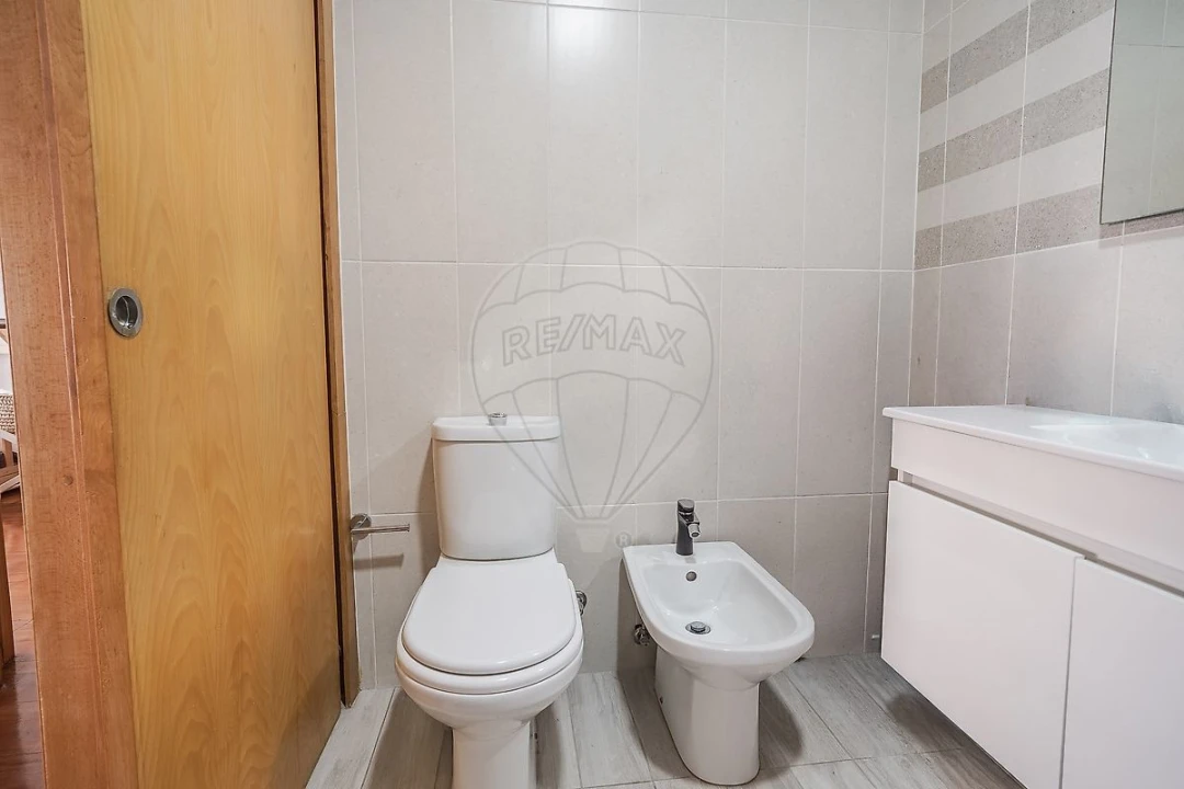 Apartamento T2 para Venda em Fânzeres e São Pedro da Cova Foto 15