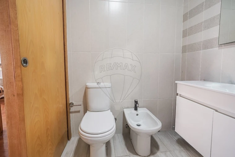 Apartamento T2 para Venda em Fânzeres e São Pedro da Cova Foto 15