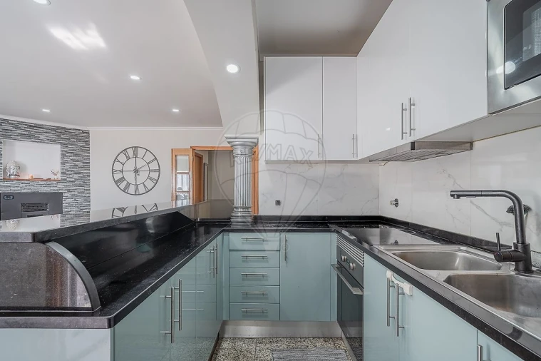 Apartamento T2 para Venda em Fânzeres e São Pedro da Cova Foto 25