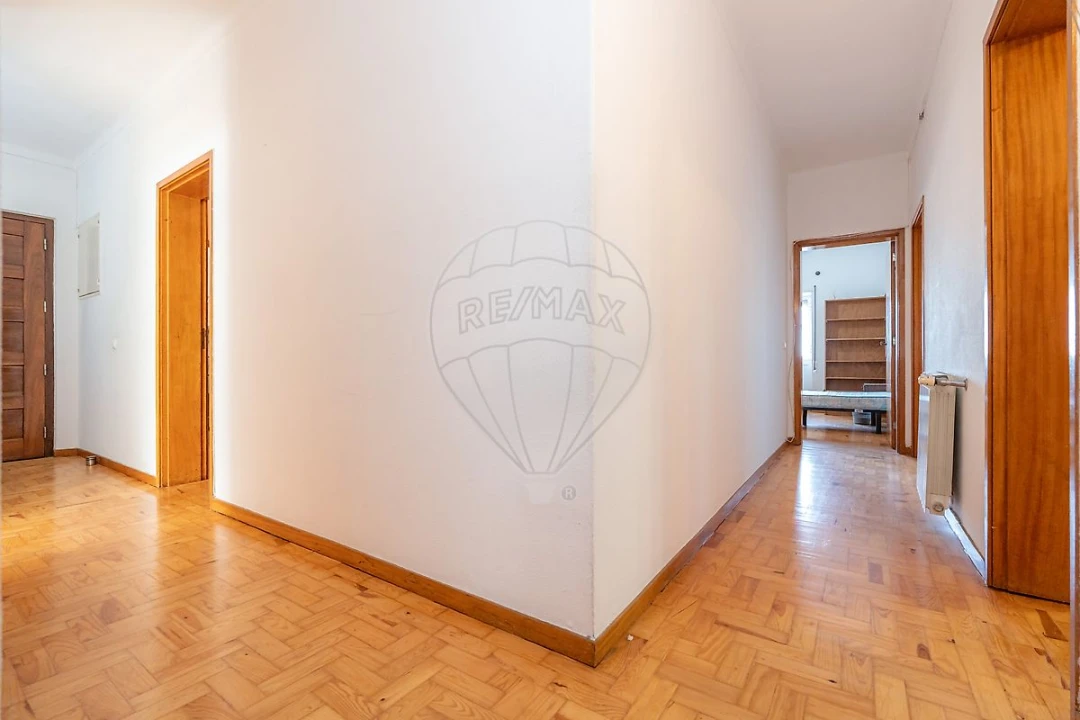 Apartamento T3 para Venda em Santo Antonio dos Olivais Foto 7