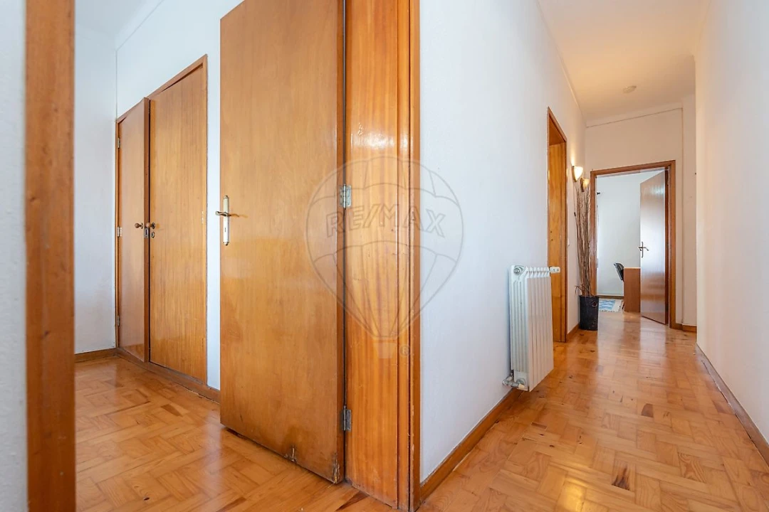 Apartamento T3 para Venda em Santo Antonio dos Olivais Foto 6