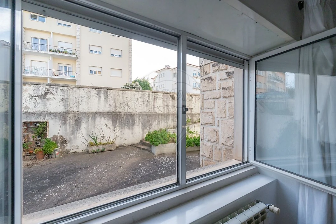 Apartamento T3 para Venda em Santo Antonio dos Olivais Foto 13