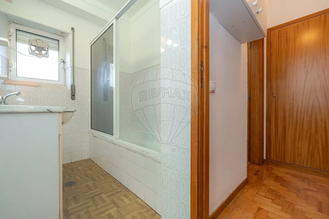 Apartamento T3 para Venda em Santo Antonio dos Olivais Foto 10