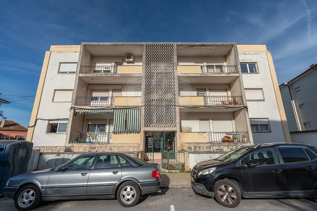 Apartamento T3 para Venda em Santo Antonio dos Olivais Foto 34