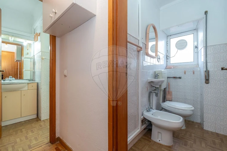 Apartamento T3 para Venda em Santo Antonio dos Olivais Foto 11