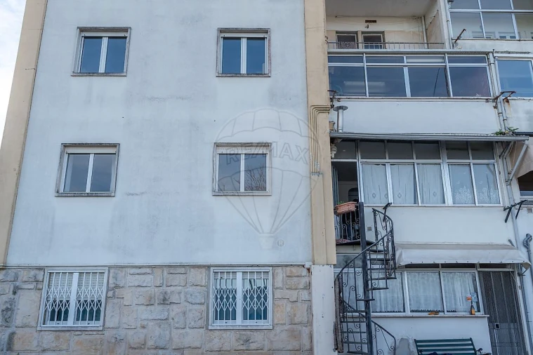 Apartamento T3 para Venda em Santo Antonio dos Olivais Foto 37
