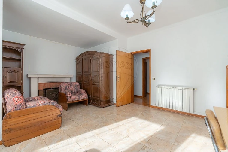Apartamento T3 para Venda em Santo Antonio dos Olivais Foto 15