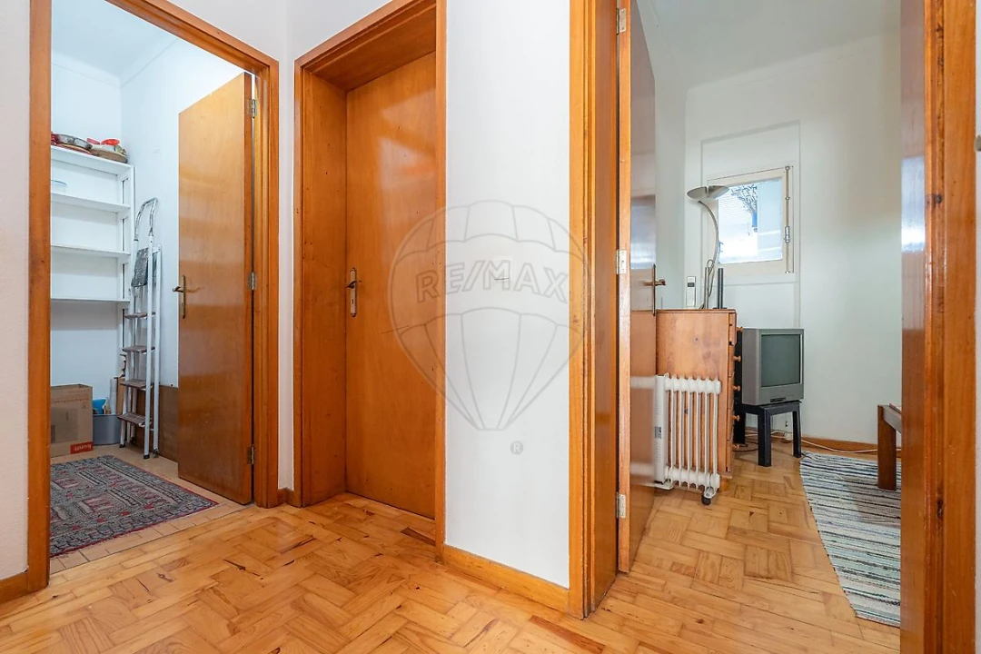 Apartamento T3 para Venda em Santo Antonio dos Olivais Foto 30