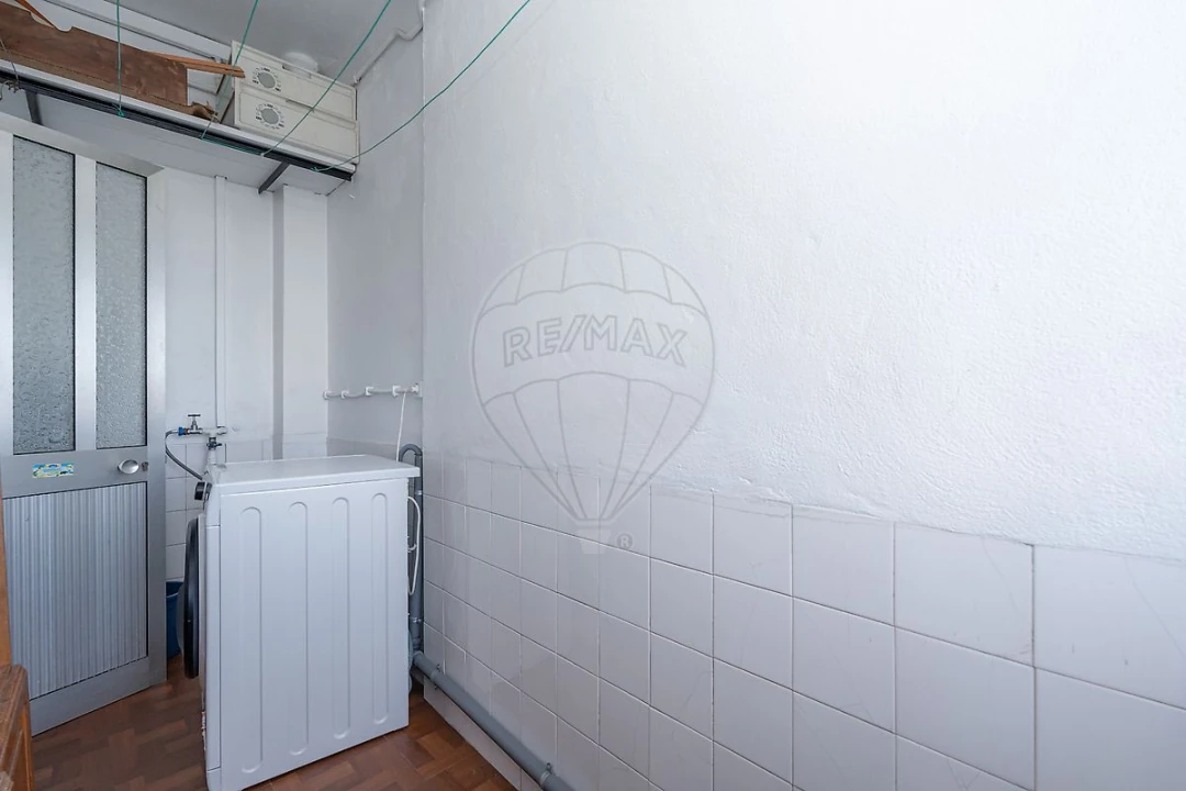 Apartamento T3 para Venda em Santo Antonio dos Olivais Foto 35