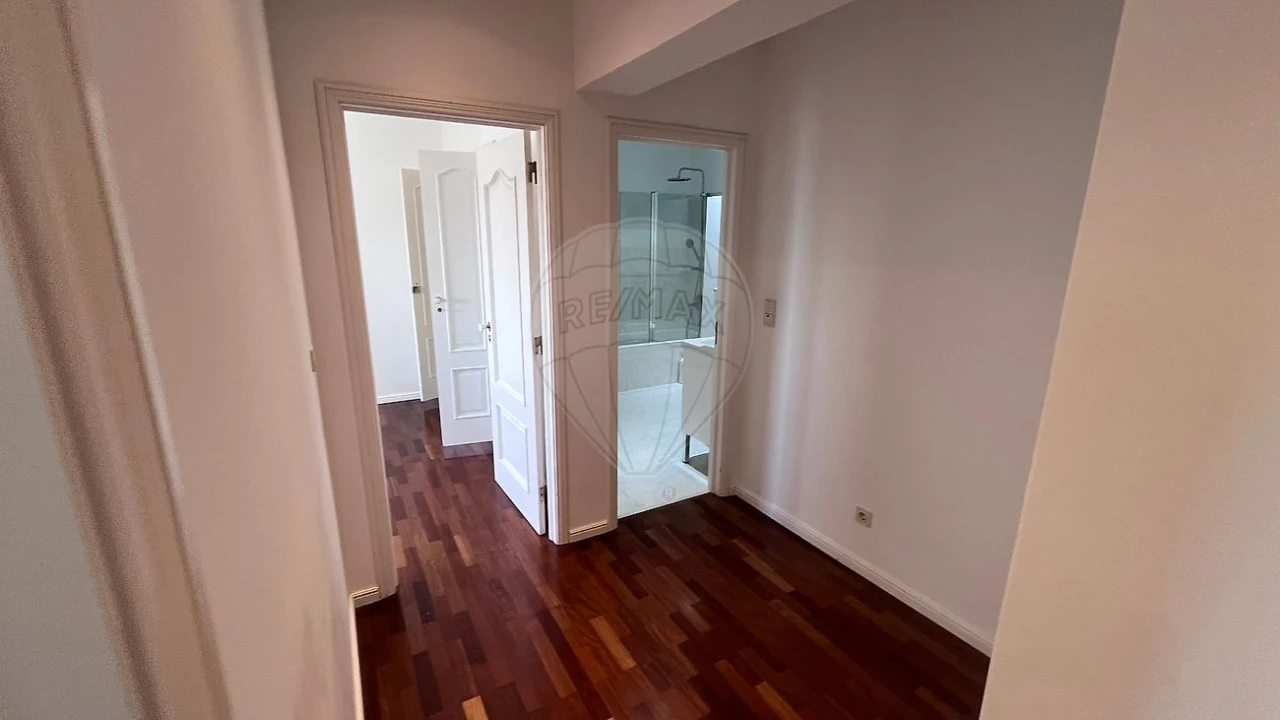 Apartamento T2 para Arrendamento em Parque das Nações Foto 12