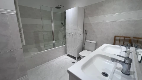 Apartamento T2 para Arrendamento em Parque das Nações