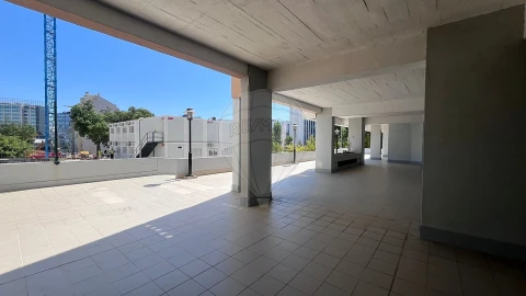 Apartamento T2 para Arrendamento em Parque das Nações