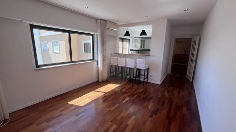 Apartamento T2 para Arrendamento em Parque das Nações