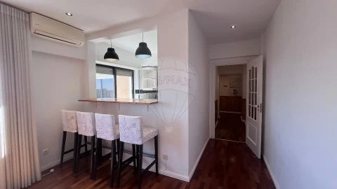 Apartamento T2 para Arrendamento em Parque das Nações