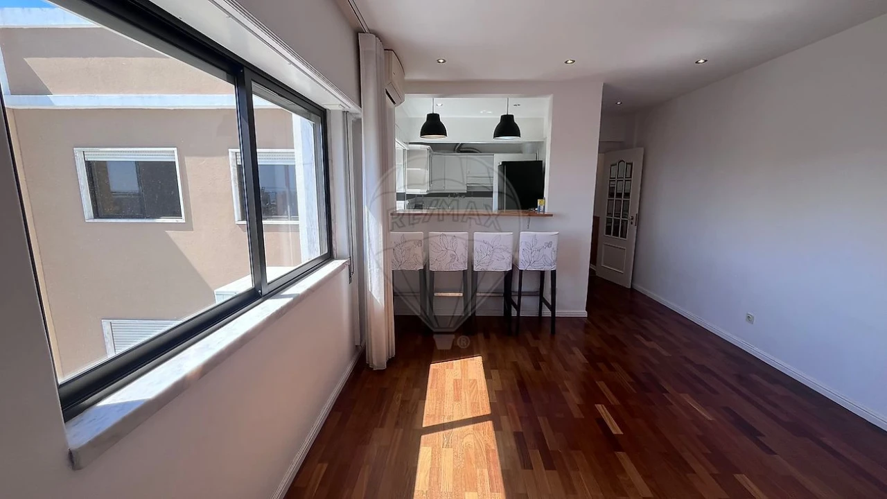 Apartamento T2 para Arrendamento em Parque das Nações Foto 5