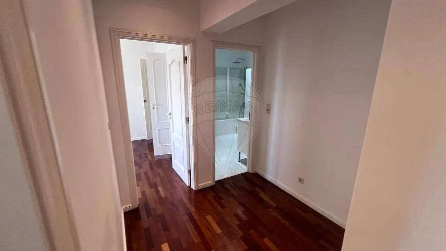 Apartamento T2 para Arrendamento em Parque das Nações Foto 12