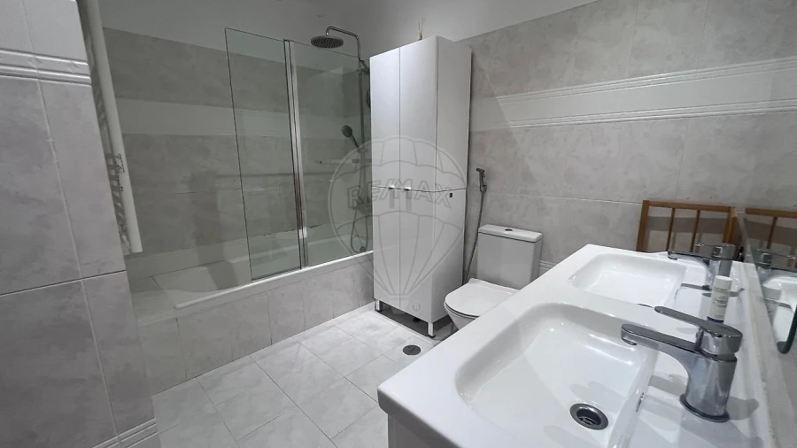 Apartamento T2 para Arrendamento em Parque das Nações Foto 22