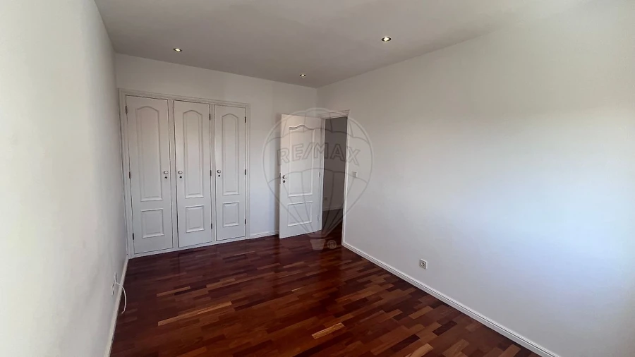 Apartamento T2 para Arrendamento em Parque das Nações Foto 14