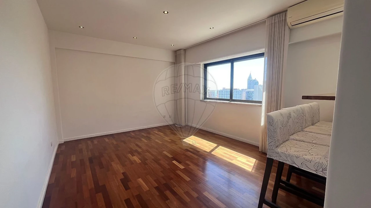 Apartamento T2 para Arrendamento em Parque das Nações Foto 9
