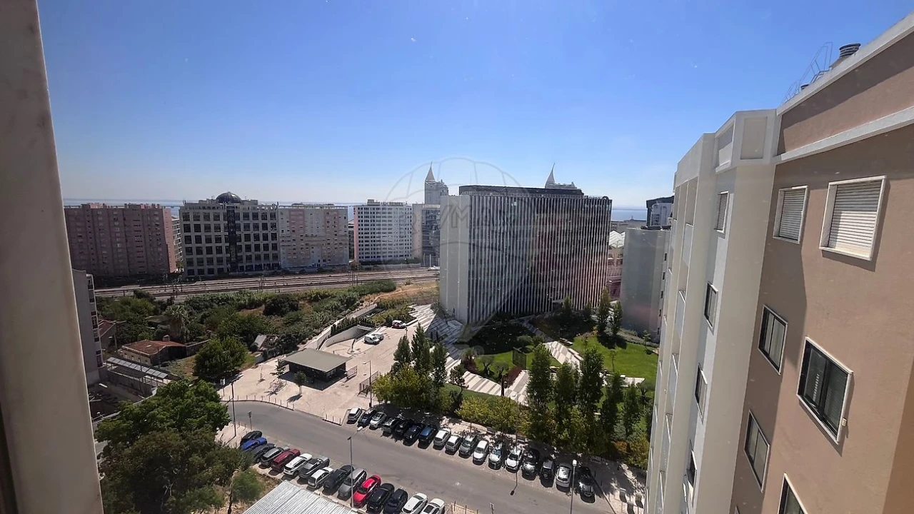Apartamento T2 para Arrendamento em Parque das Nações Foto 19