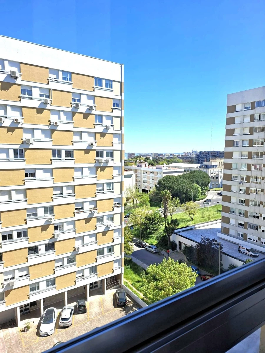 Apartamento T3 para Venda em Moscavide e Portela Foto 14