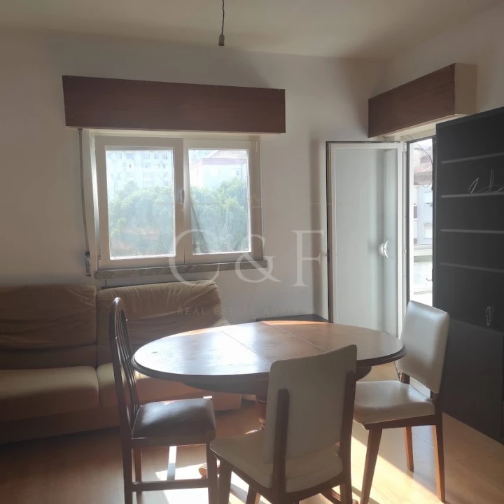 Apartamento T1 para Venda em Venteira Foto 5