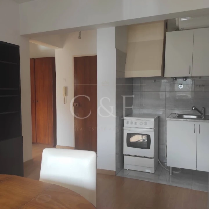 Apartamento T1 para Venda em Venteira Foto 4