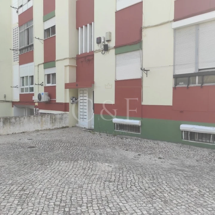 Apartamento T1 para Venda em Venteira Foto 24
