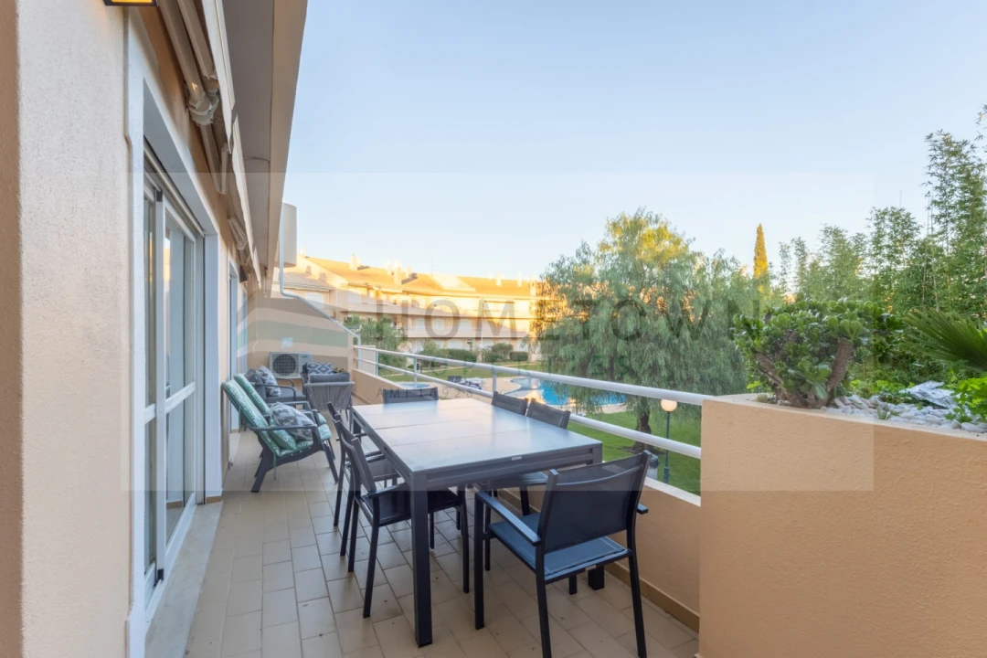 Apartamento T2 para Venda em Quarteira Foto 12