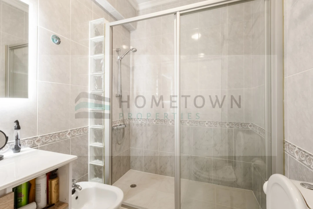 Apartamento T2 para Venda em Quarteira Foto 19