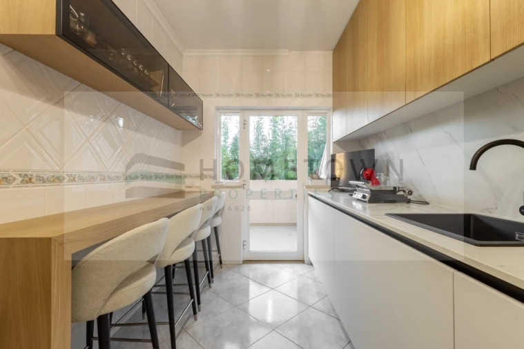 Apartamento T2 para Venda em Quarteira Foto 9