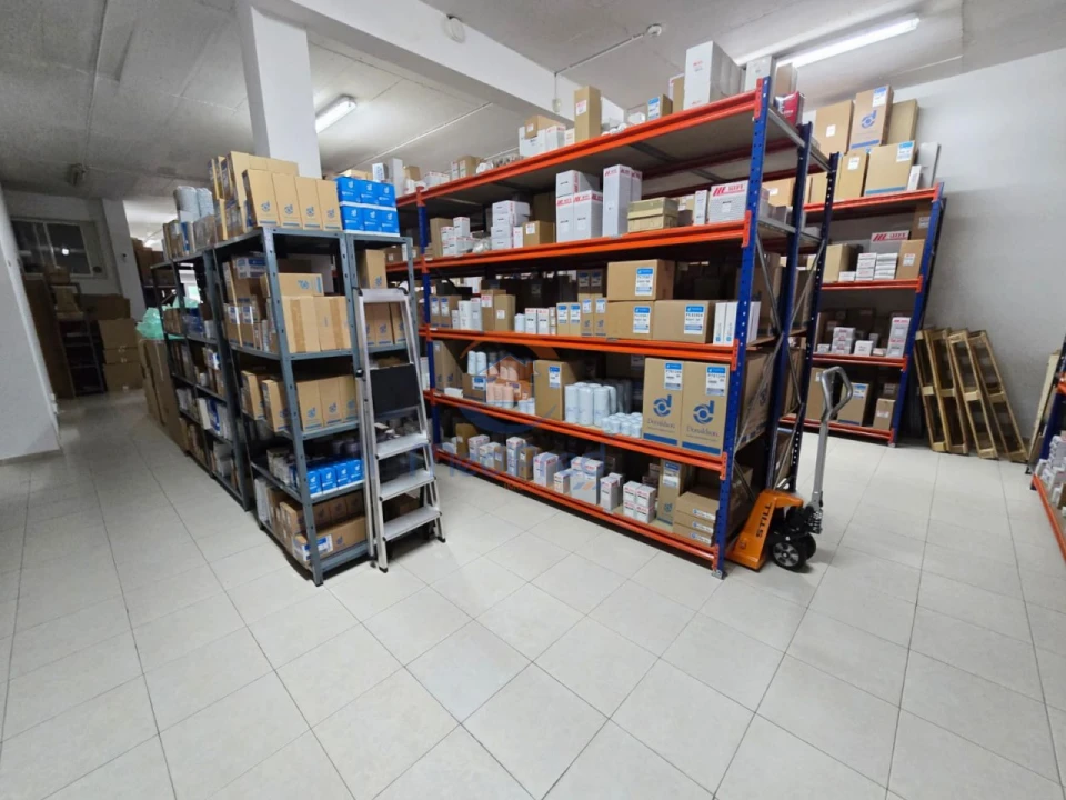 Armazém para Venda em Falagueira-Venda Nova Foto 1