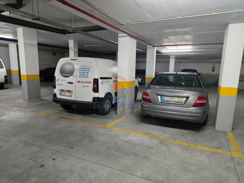 Armazém para Venda em Falagueira-Venda Nova Foto 9