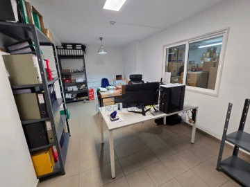 Armazém para Venda em Falagueira-Venda Nova