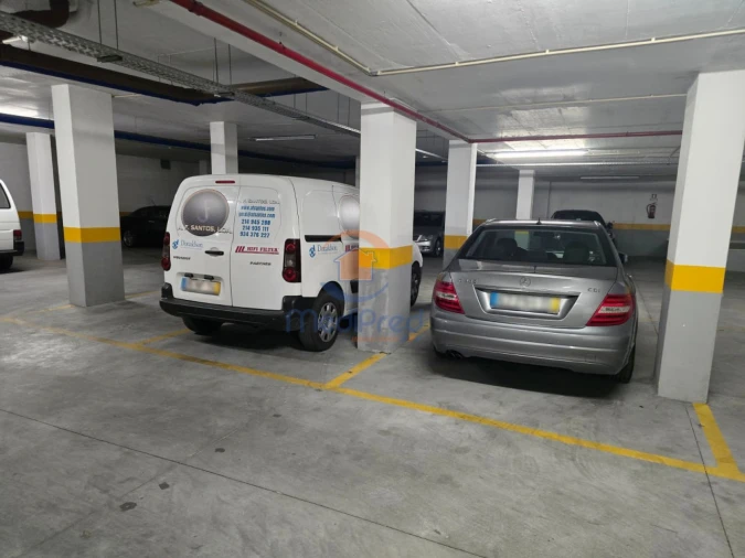 Armazém para Venda em Falagueira-Venda Nova Foto 9