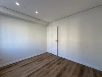 Apartamento T3 para Venda em Póvoa de Varzim, Beiriz e Argivai