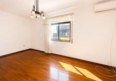 Apartamento T3 para Venda em Póvoa de Varzim, Beiriz e Argivai
