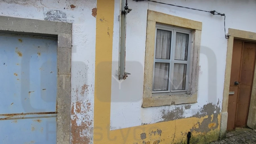 Moradia para Venda em Além da Ribeira e Pedreira