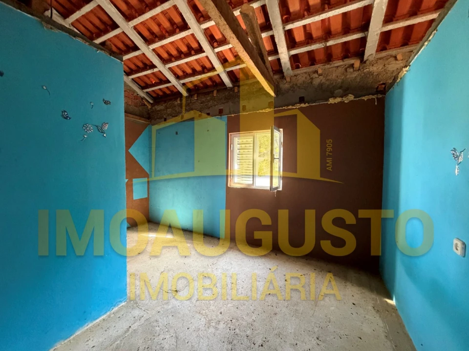 Moradia T2 para Venda em Vilares e Carnicães Foto 7