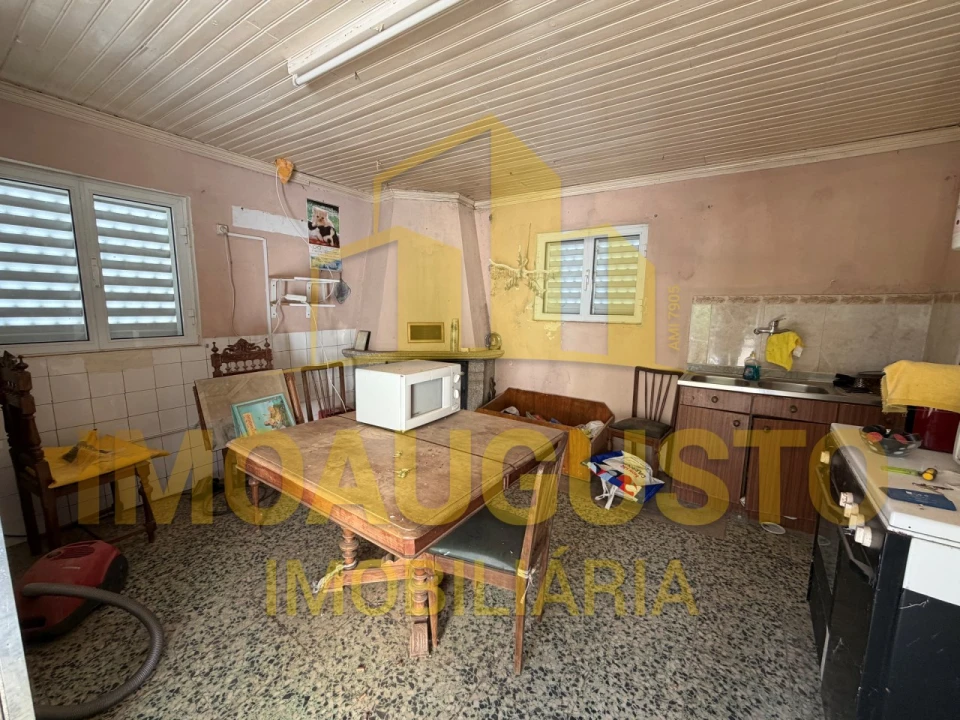 Moradia T2 para Venda em Vilares e Carnicães Foto 3