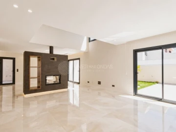 Moradia T4 para Venda em Amora