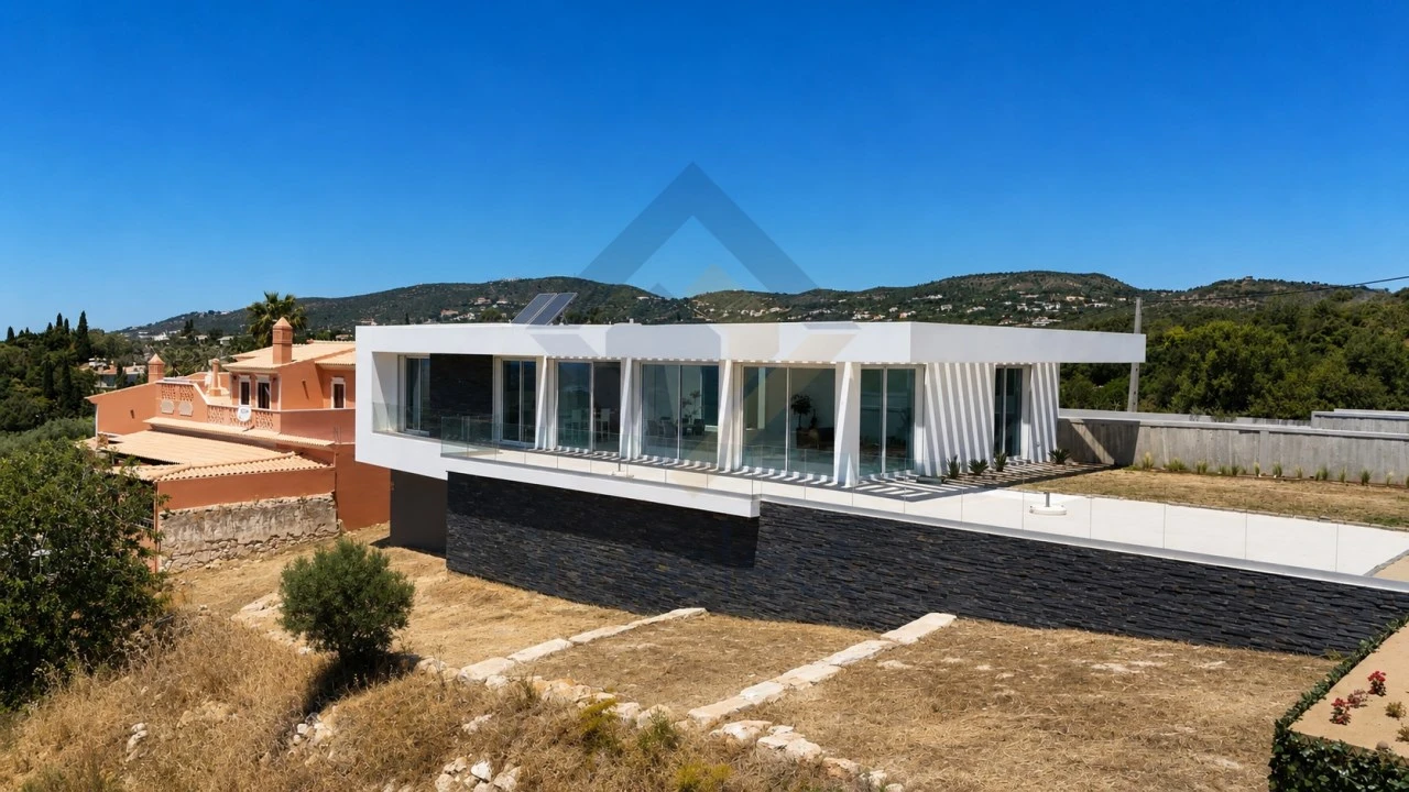 Moradia T3 para Venda em Santa Barbara de Nexe Foto 4
