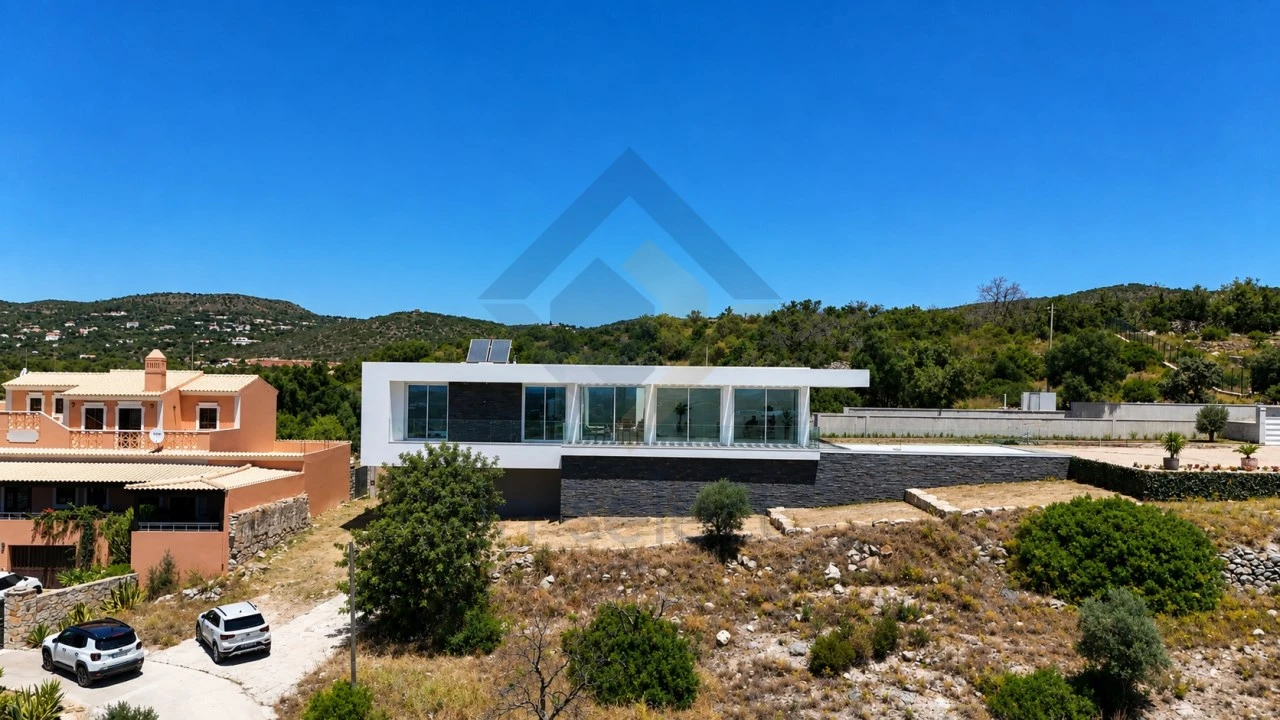 Moradia T3 para Venda em Santa Barbara de Nexe Foto 6