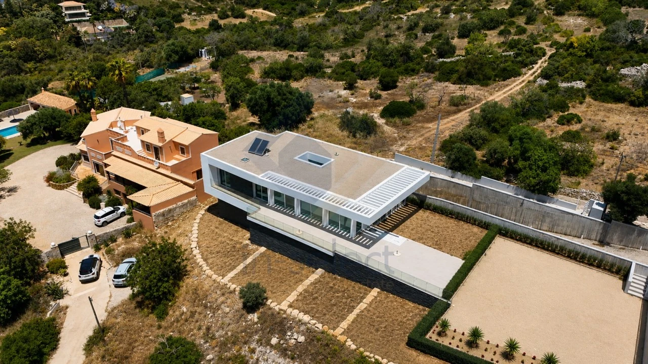 Moradia T3 para Venda em Santa Barbara de Nexe Foto 15