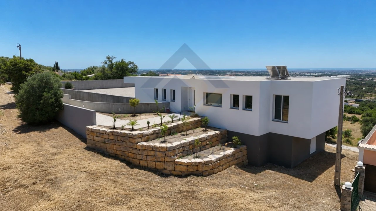 Moradia T3 para Venda em Santa Barbara de Nexe Foto 16
