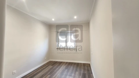 Apartamento T4 para Venda em Marvila, Ribeira Santarém, São Salvador, São Nicolau