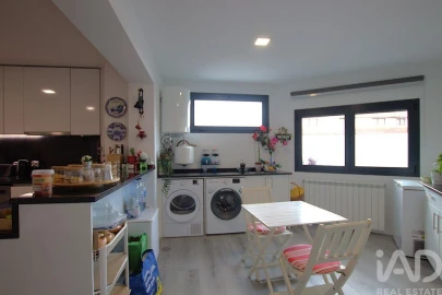 Apartamento T3 para Venda em Currelos, Papízios e Sobral