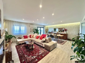 Apartamento T3 para Venda em Currelos, Papízios e Sobral